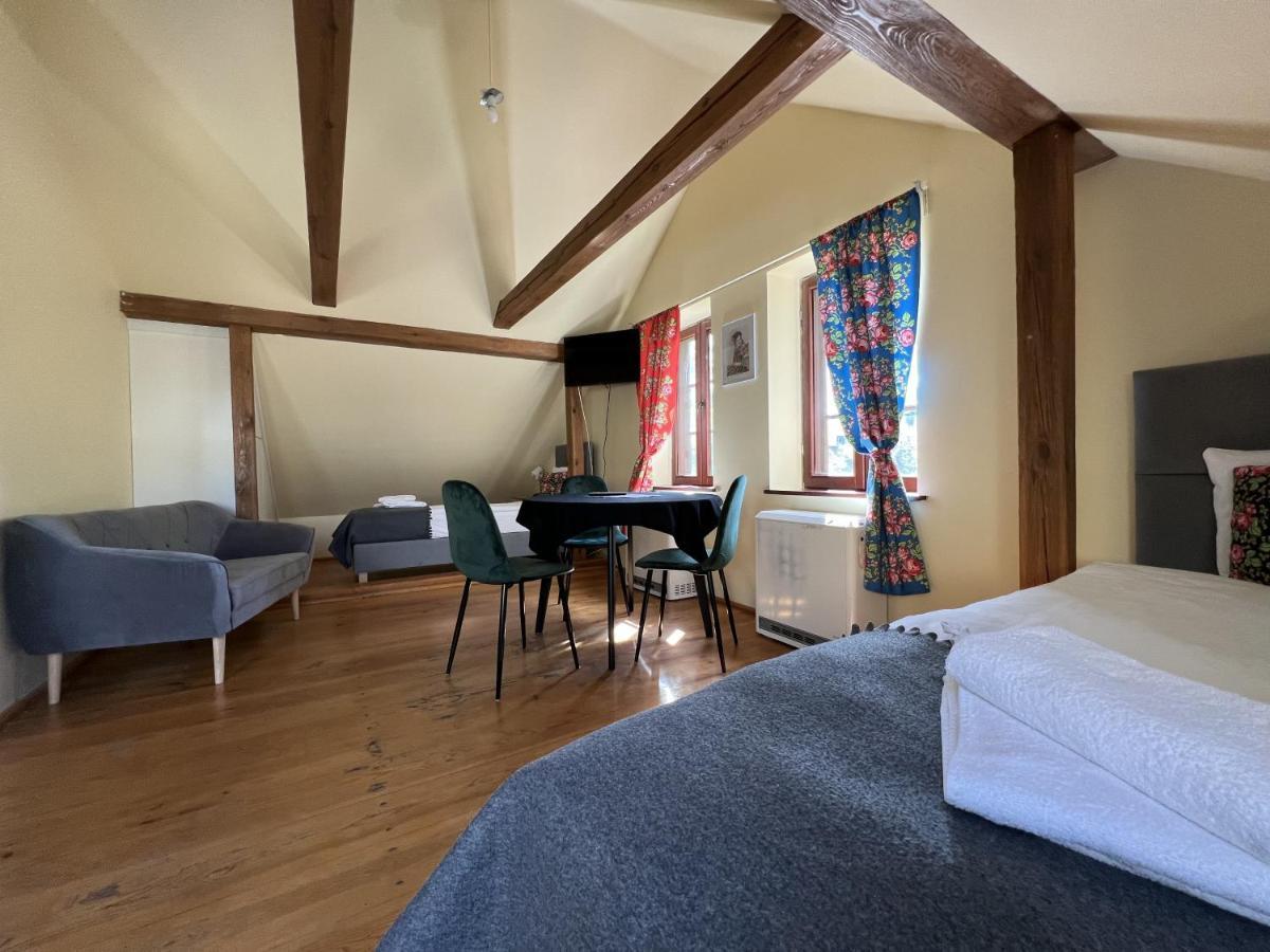 Gosciniec Folkier Hostel Згеж Екстериор снимка