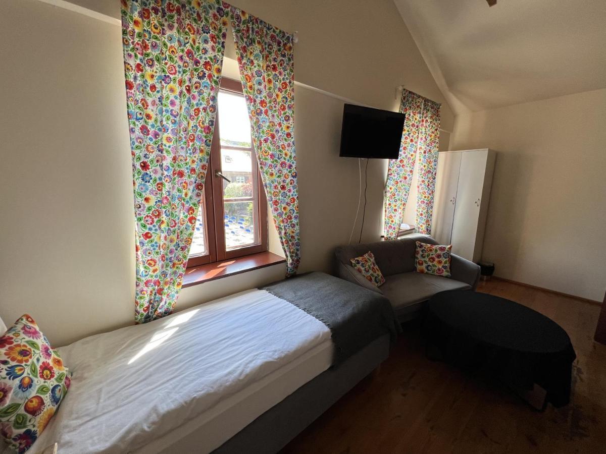 Gosciniec Folkier Hostel Згеж Екстериор снимка