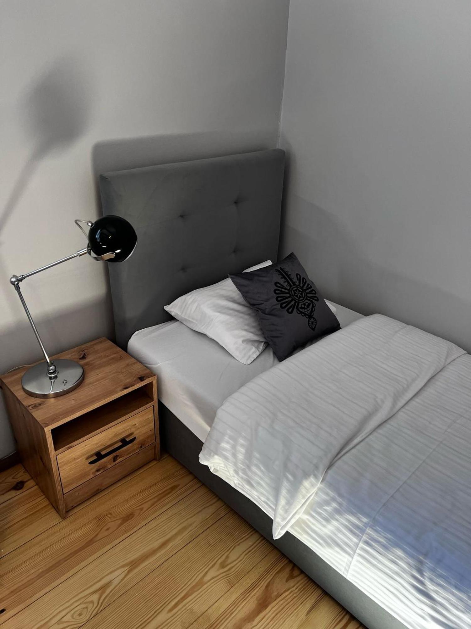 Gosciniec Folkier Hostel Згеж Екстериор снимка