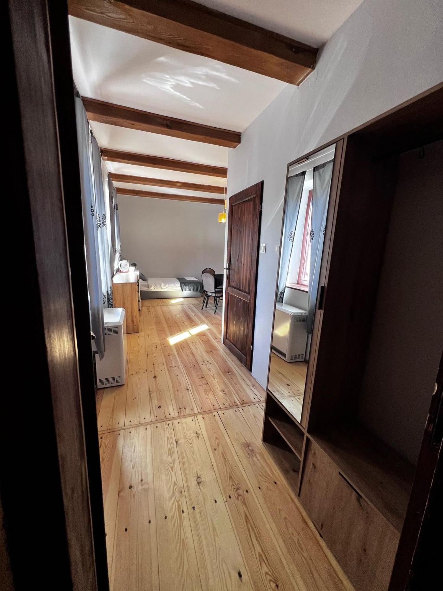 Gosciniec Folkier Hostel Згеж Екстериор снимка